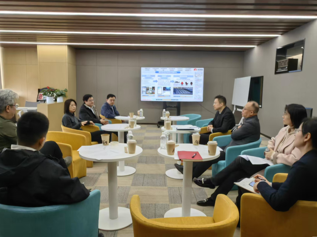 貫徹“XR產(chǎn)業(yè)創(chuàng)新中心”建設(shè)戰(zhàn)略布局，西投控股赴西部電影集團(tuán)有限公司座談交流